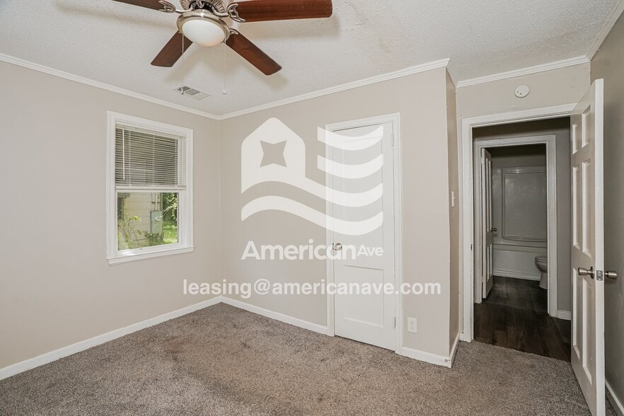 Building Photo - 209 Meadowdale Dr