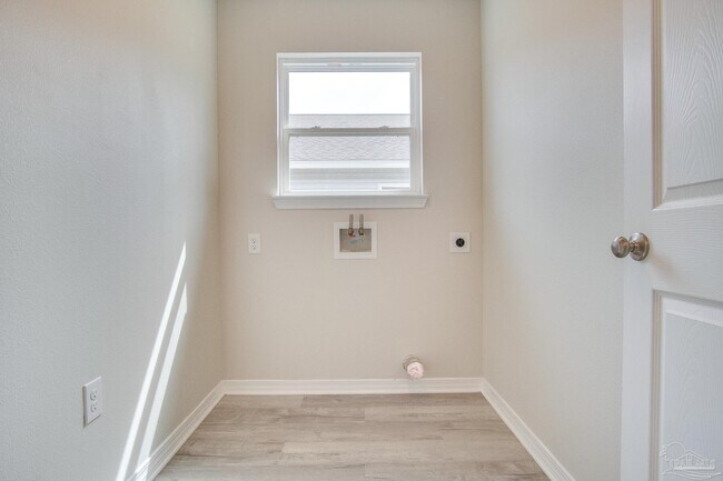 Building Photo - 2888 N 24th Ave