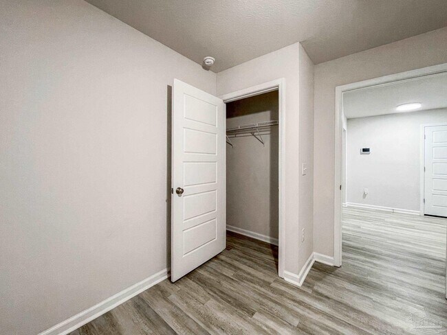 Building Photo - 9627 Angel Oak Dr