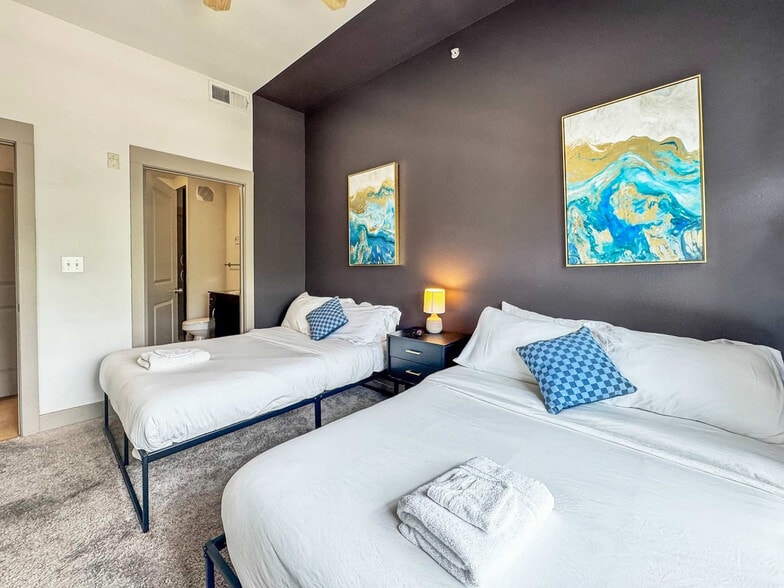 Building Photo - 2901 Indiana St