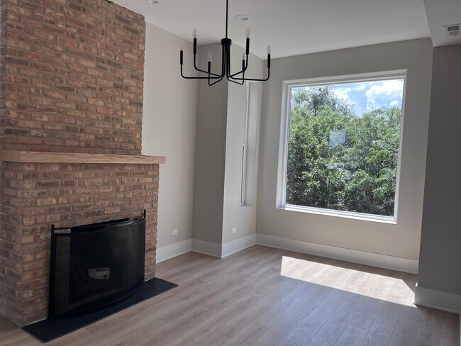 Building Photo - 1408 W Cuyler Ave