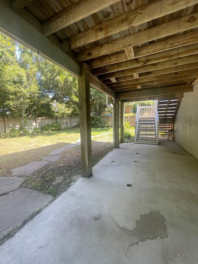 Building Photo - Long term rental in Nags Head