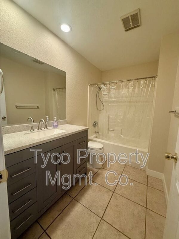 Building Photo - 220 Telegraph Canyon Rd