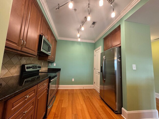 Building Photo - Mayfaire Townview 1 Bed/2 Bath + Bonus Room, Second Floor, Balcony