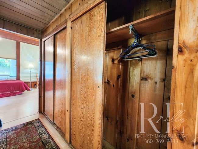 Building Photo - Seasonal Escape on Serene No-Bank Waterfro...