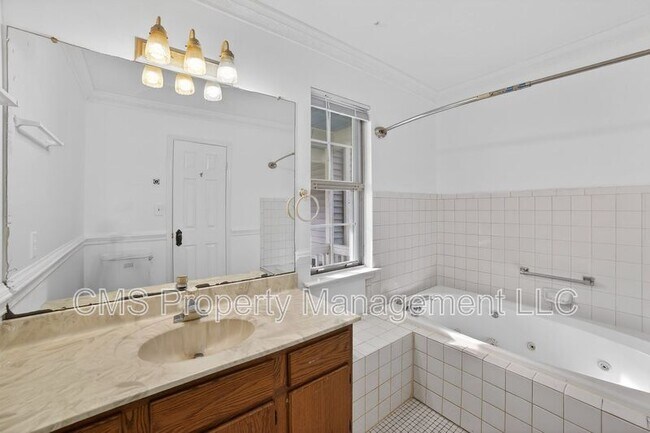 Building Photo - 1803 Poplar Ct