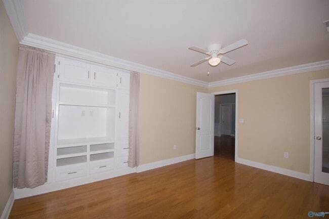 Building Photo - 104 Lancaster Ct SW