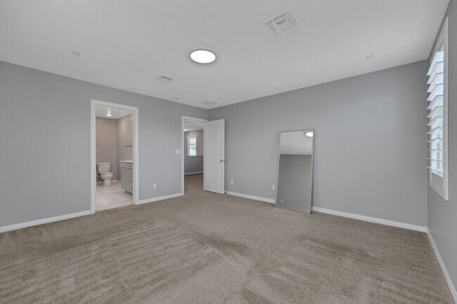 Building Photo - Gorgeous 3 bedroom Inspirada home