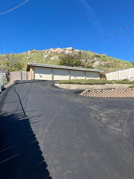 Garage and Parking - 1106 N 1st St