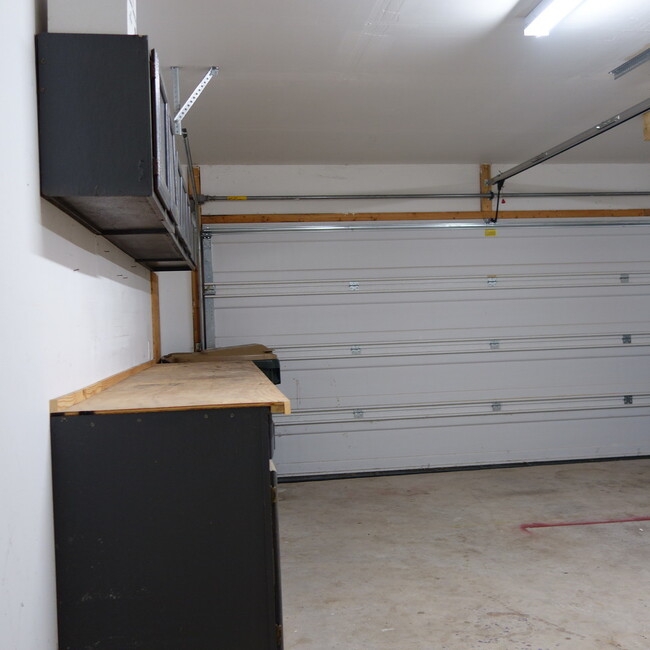 Building Photo - 3 BEDROOM / 2 BATH HOME IN KYLIE - BROOKSI...
