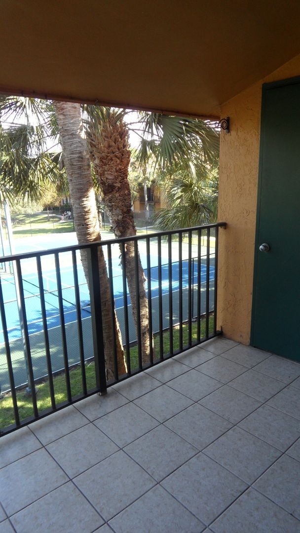 Building Photo - 2Bed/2Bath Condo in Prime Location