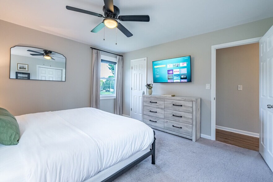 Building Photo - 25 Jennifer Ln