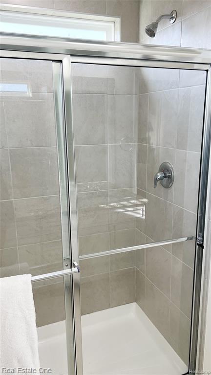 Building Photo - 4932 Glenora Dr