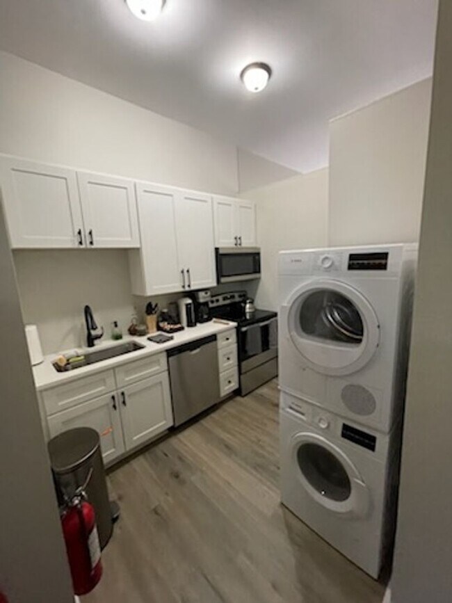 Building Photo - Menard Apartments