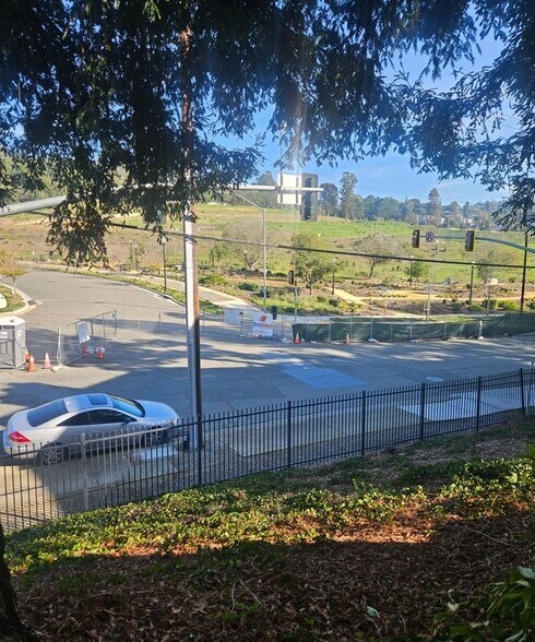 Building Photo - 8711 Mountain Blvd