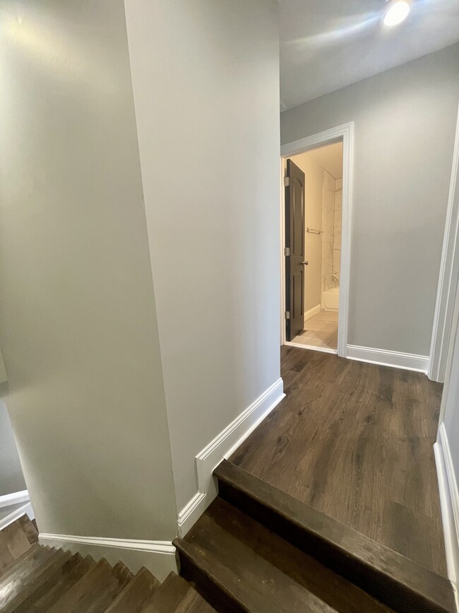 Building Photo - 1 Emanuel Ct