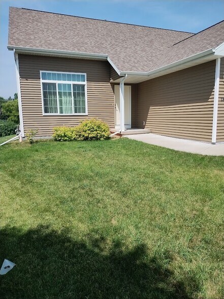 Building Photo - 1340 Moon Ridge Ct