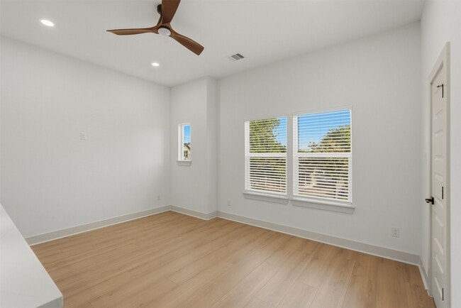 Building Photo - 9819 Turnbow St