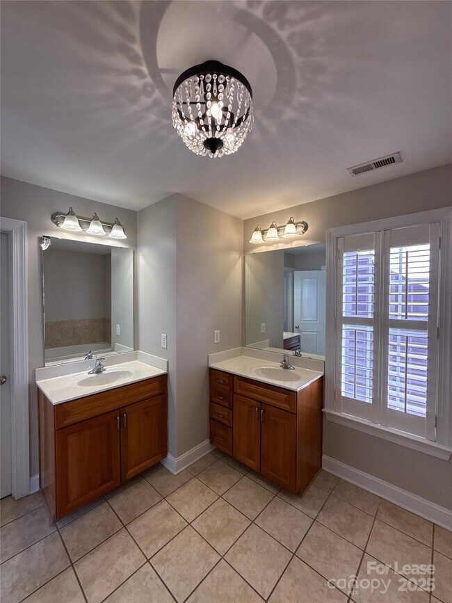 Building Photo - 1903 Lela Avenue