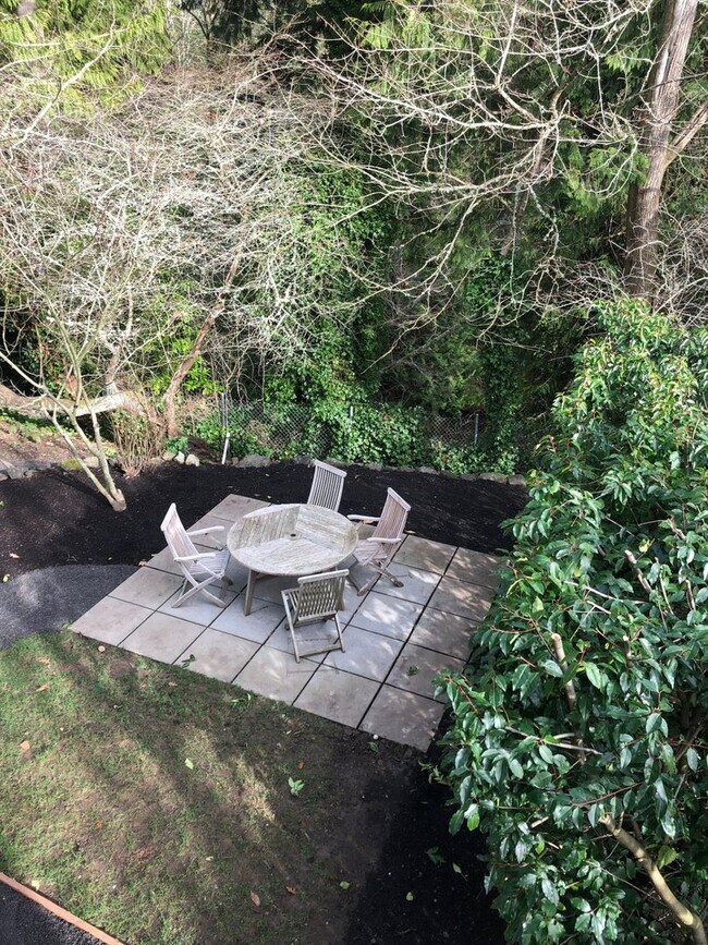 Building Photo - Winslow Tree House