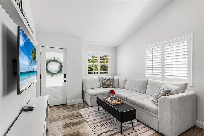 Building Photo - Coastal Luxury Living Just Minutes from Madeira Beach - 3bed | 2 bath