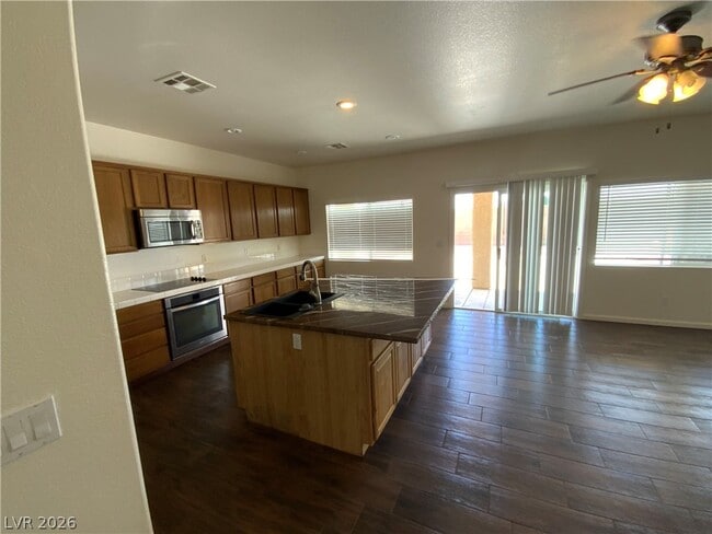 Building Photo - 5819 Badlands Ln