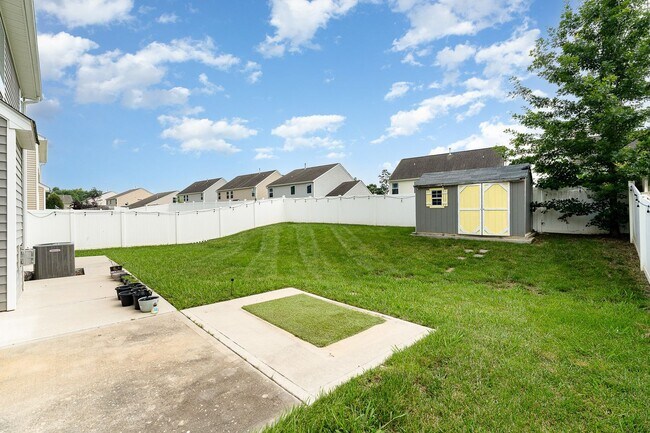 Building Photo - Beautiful 4/3 in High Point