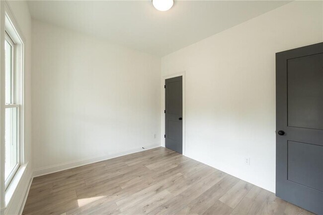 Building Photo - 3272 Stillwood Dr