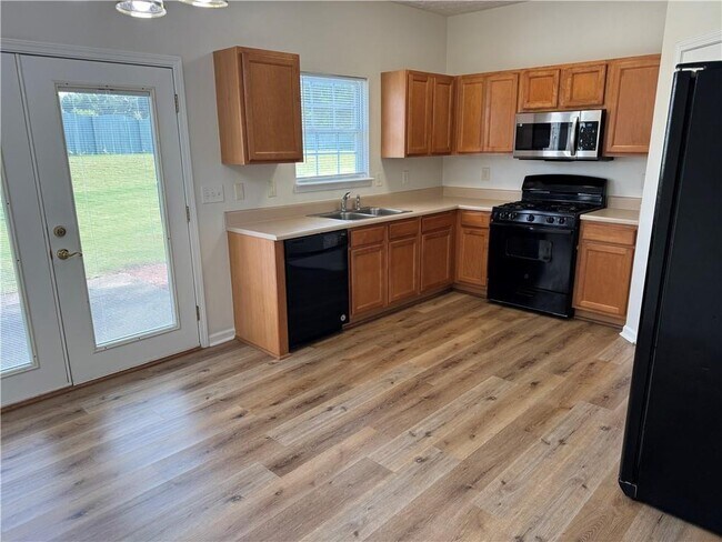 Building Photo - 3609 Beacon Ridge