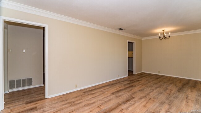 Building Photo - 4146 Longvale Dr