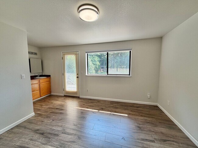 Building Photo - 13327 NW Coho Run