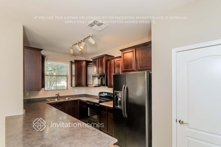Building Photo - 3725 E Kerry Ln