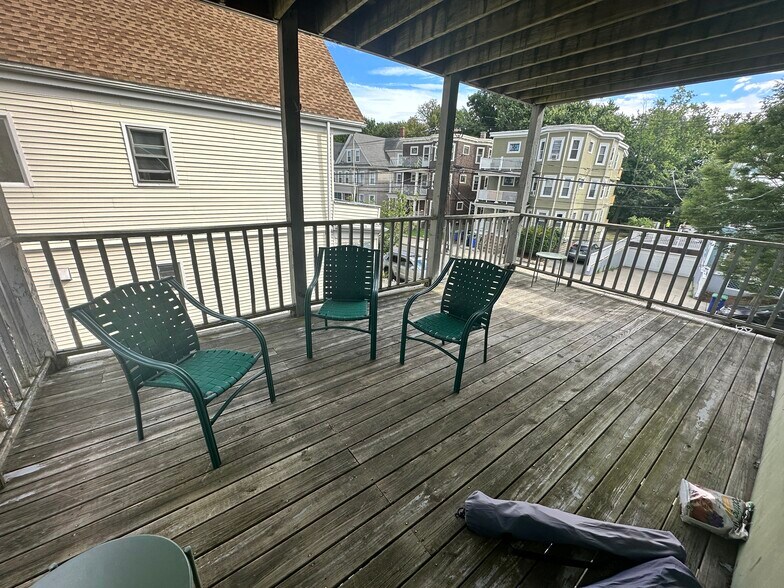 Primary Photo - 147 Willow Ave