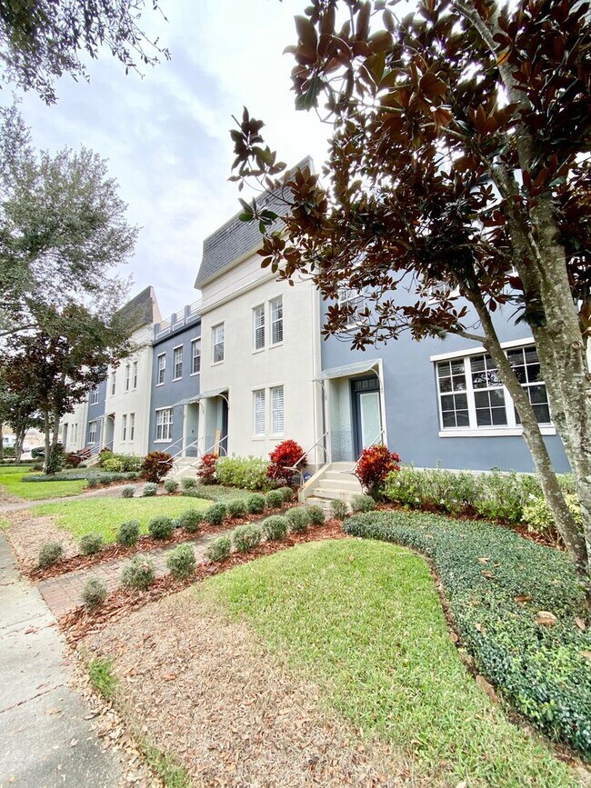 Building Photo - LUXURY TOWNHOME IN SODO 3/2.5 PLUS OFFICE AND BONUS ROOM  - DOWNTOWN ORLANDO