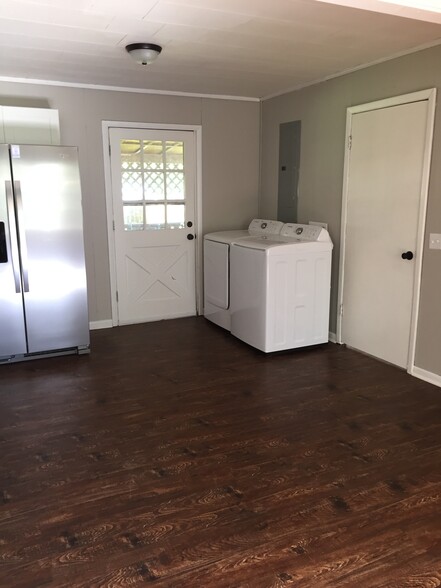 Kitchen with washer &amp; dryer - 294 1st Ave