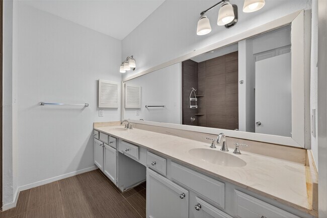 Building Photo - 12691 Briar Patch Dr