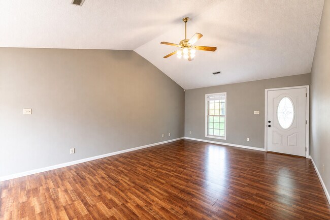Building Photo - 317 Headrickview Dr