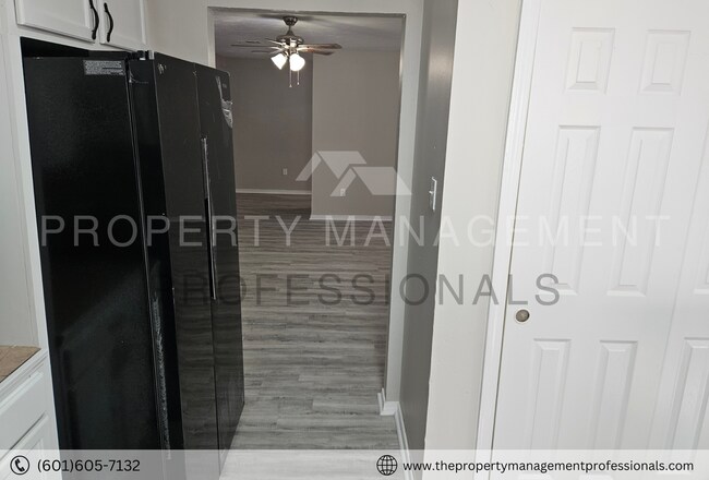 Building Photo - 2814 Smith Robinson St