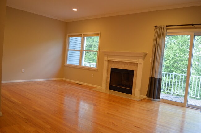 Building Photo - 51 Autumn Ridge Rd