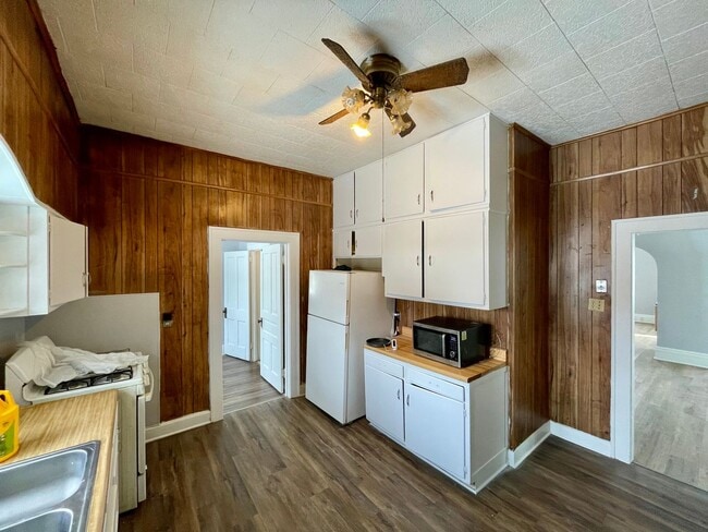 Building Photo - 2-Bedroom Home – Housing Choice Voucher Welcome