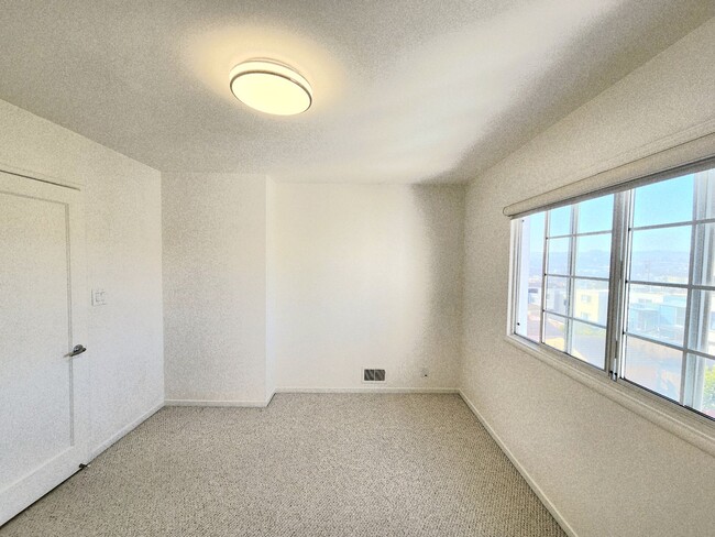 Building Photo - Lovely home in Daly City