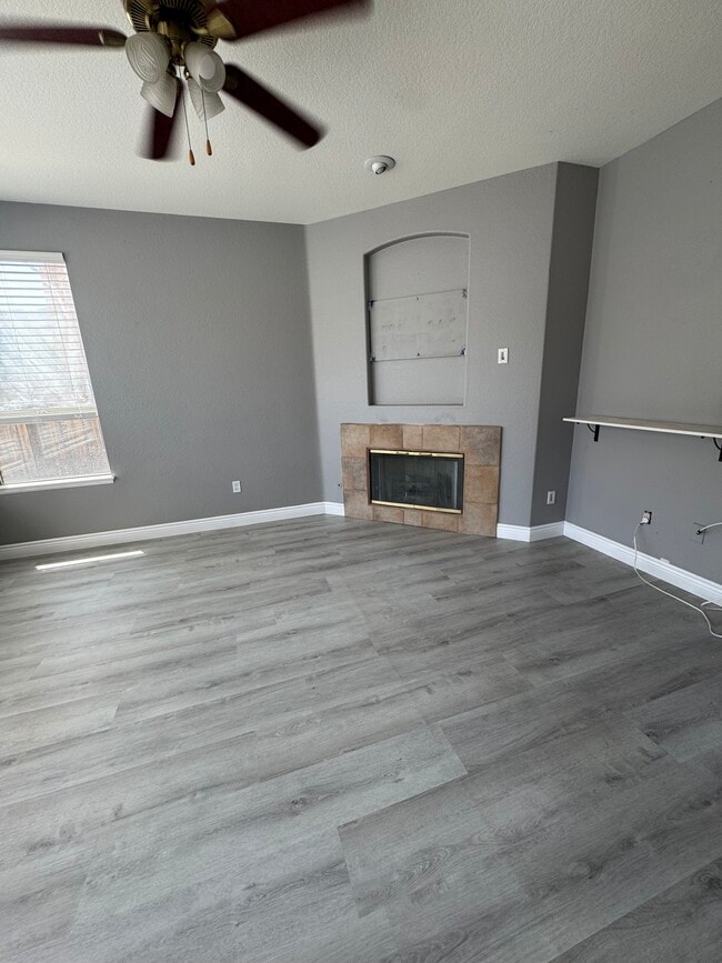 Building Photo - 9177 Lantana Dr