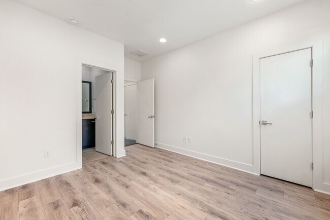Building Photo - 1705 Weber St