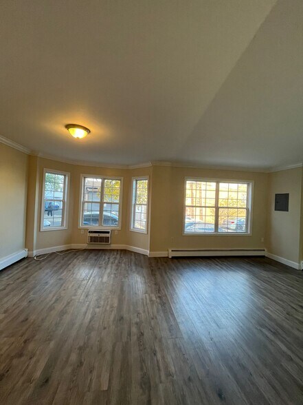 Building Photo - 35 Fairview Ave