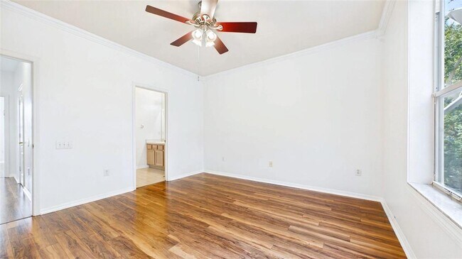 Building Photo - 3175 Bayshore Oaks Dr