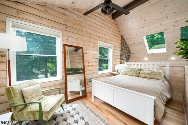 Building Photo - 30 Onteora Rd