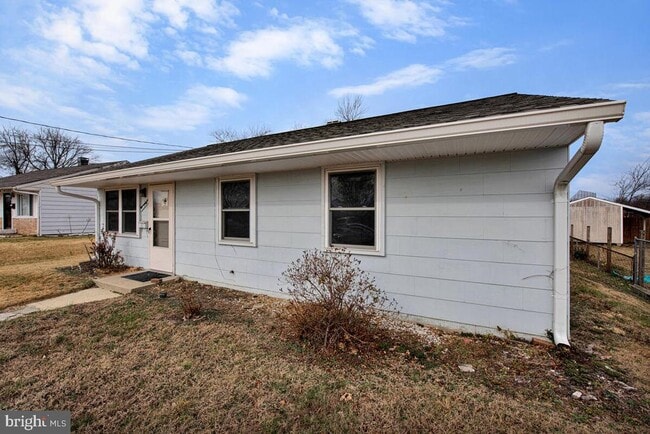 Building Photo - 908 Shelby Dr