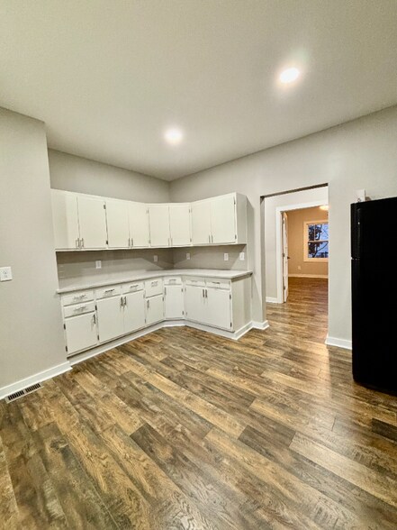 Building Photo - 313 Dingler Ave