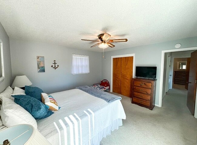Building Photo - 209 Crest Dr
