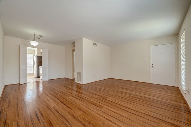 Building Photo - 6402 Del Monte Dr